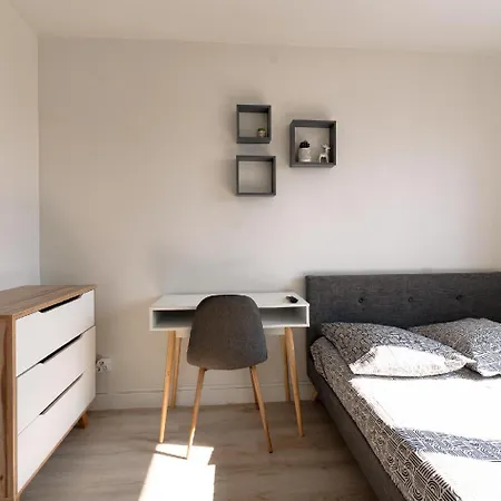 Lesdiguieres 3 Bedrooms Parking شقة